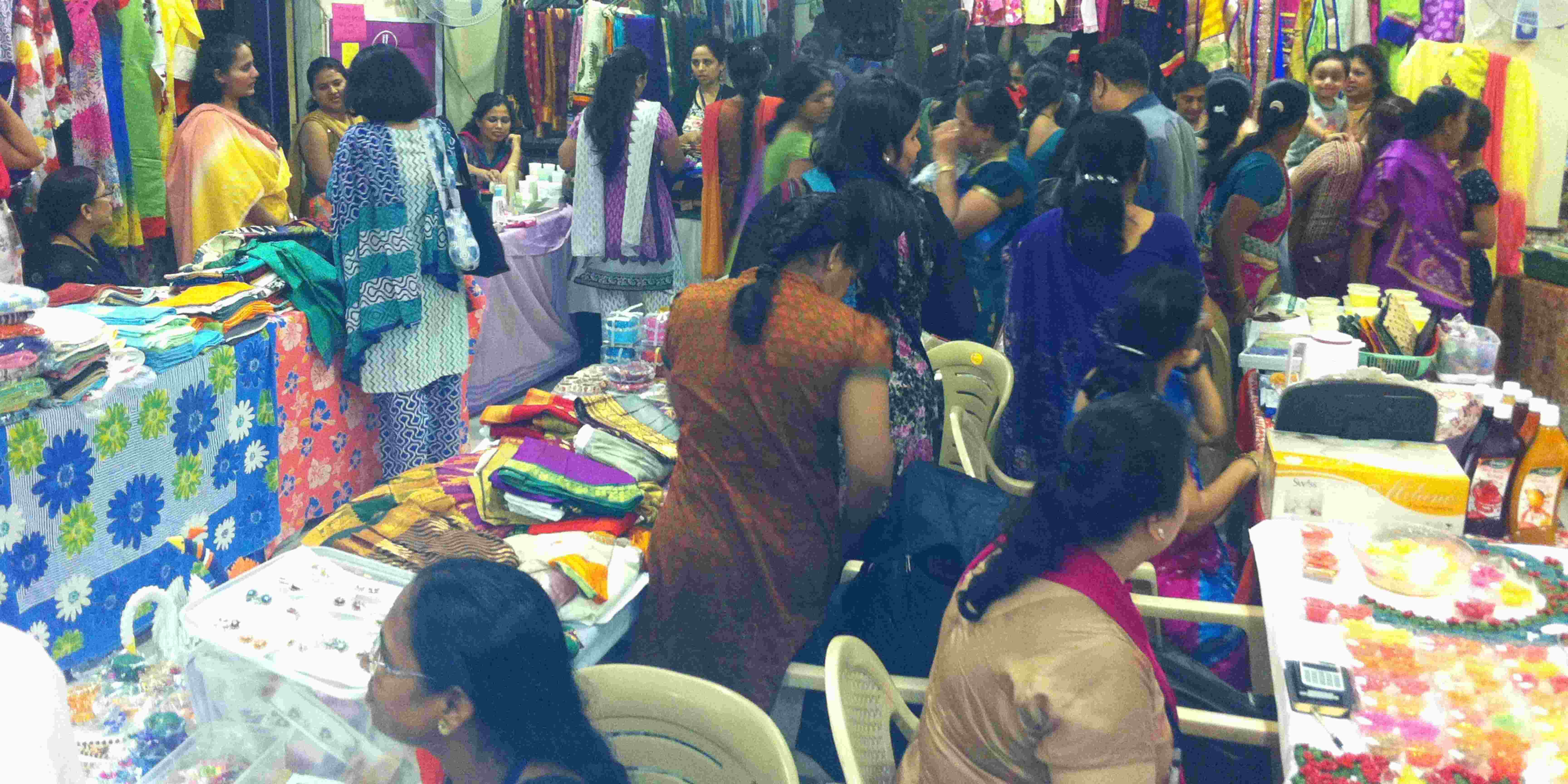 Mee Muludkar's Athavadi Bazar held by Mayura Rahul Banvali